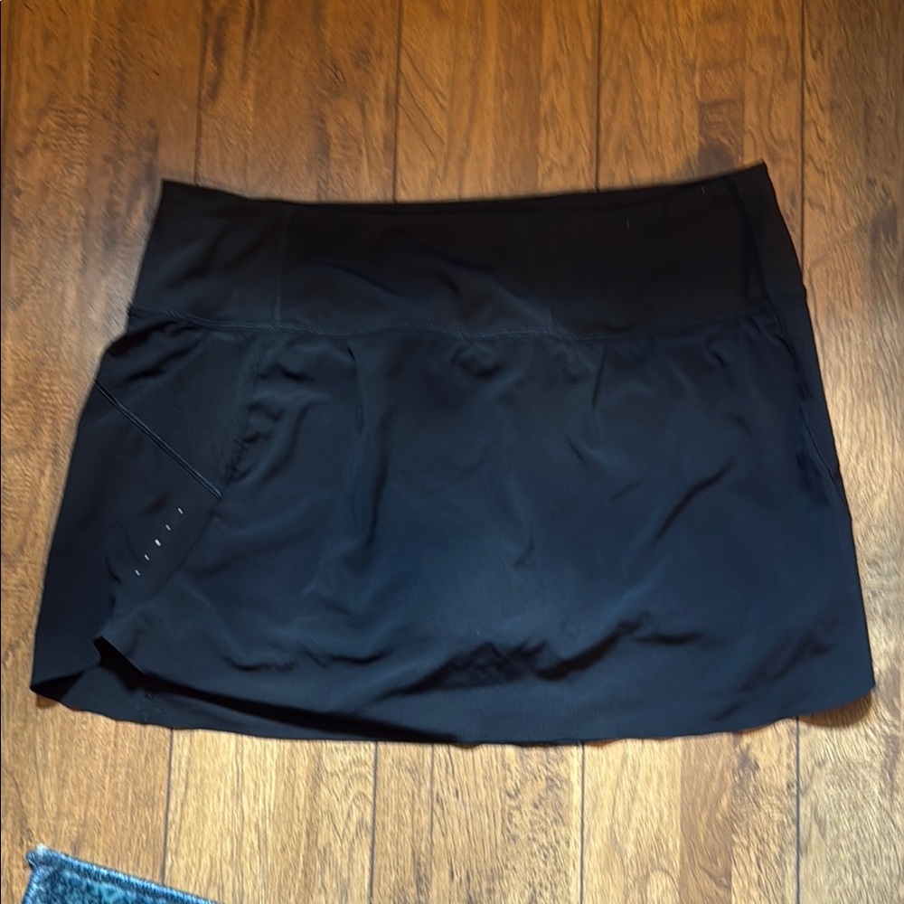 Athleta Run With It 14” Skort in Black